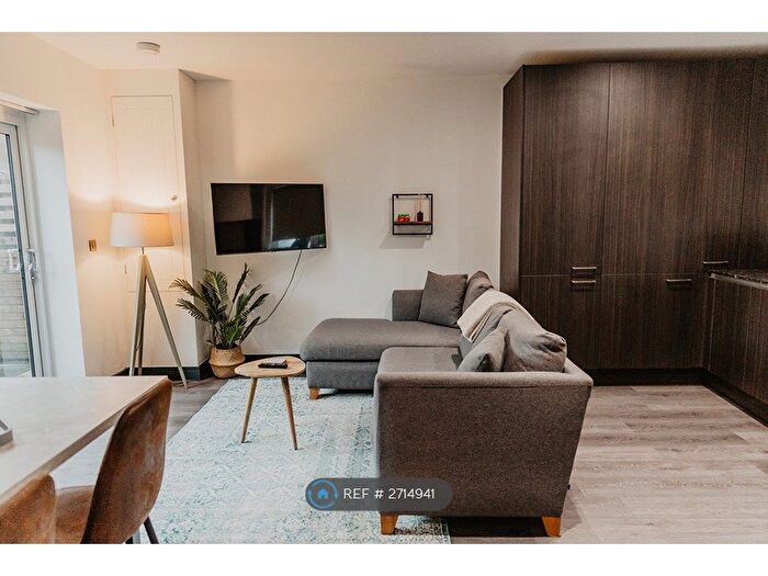 3 Bedroom Semi-Detached House To Rent In Wilbury Road, Hove, BN3