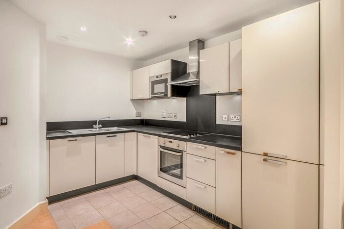 2 Bedroom Flat To Rent In Surrey Quays Road, London, SE16