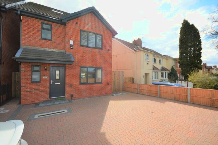 4 Bedroom Detached House To Rent In Bushbury Lane, Wolverhampton, West Midlands, WV10