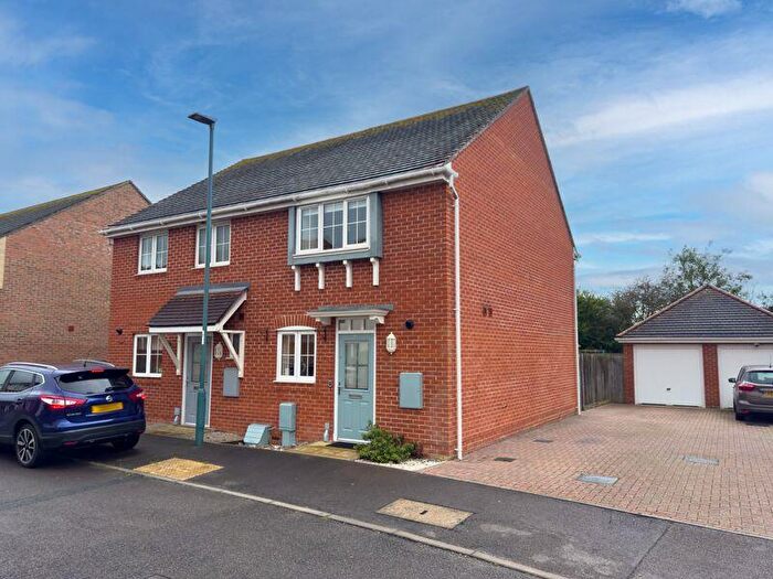 2 Bedroom Semi-Detached House For Sale In Woodhill Way, Felpham, PO22