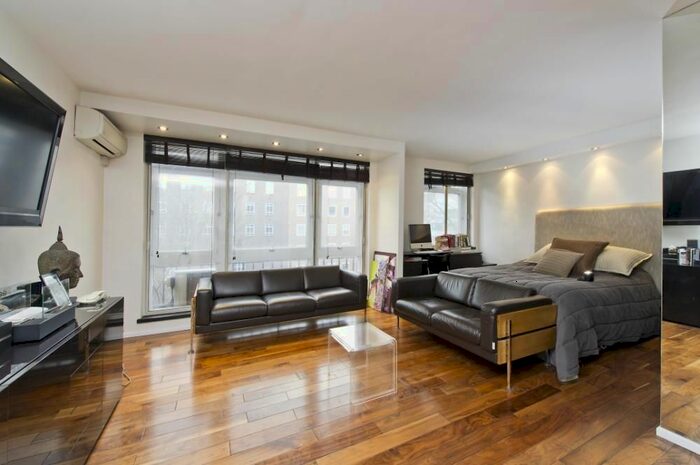Studio To Rent In Nottingham Terrace, London, NW1