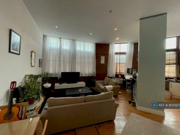 2 Bedroom Flat To Rent In Centaur House, Leeds, LS1