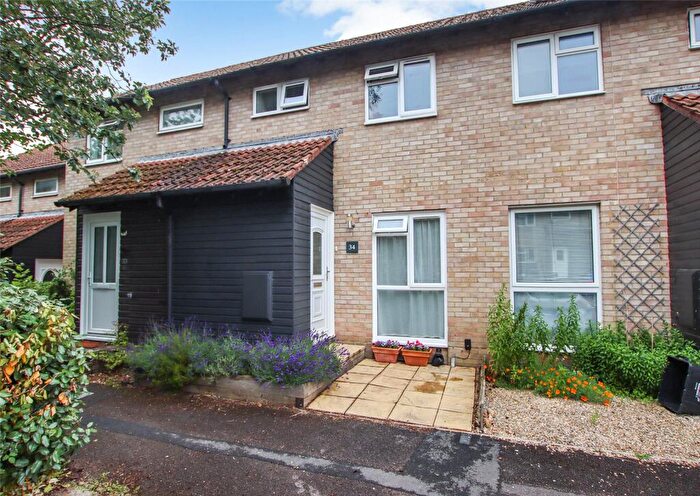 2 Bedroom House For Sale In Bankview, Lymington, Hampshire, SO41