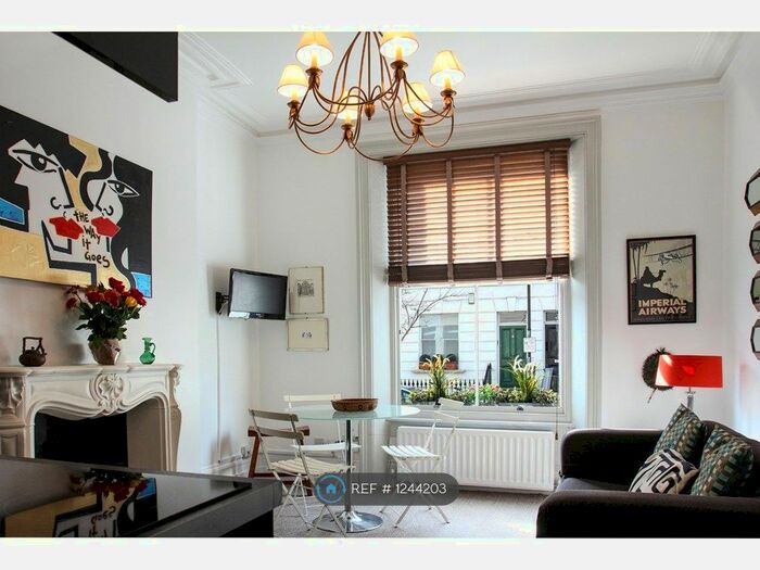 2 Bedroom Flat To Rent In Ground Floor, London, SW10