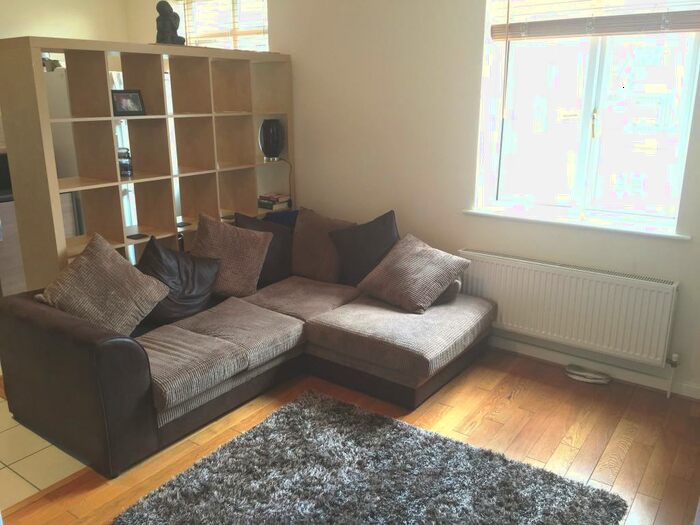 1 Bedroom Flat To Rent In Flat Grange House, Main Street, Dickens Heath, Solihull, B90