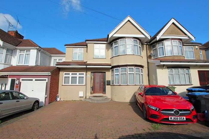 5 Bedroom Semi Detached House To Rent In Woodgrange Avenue, Kenton, HA3