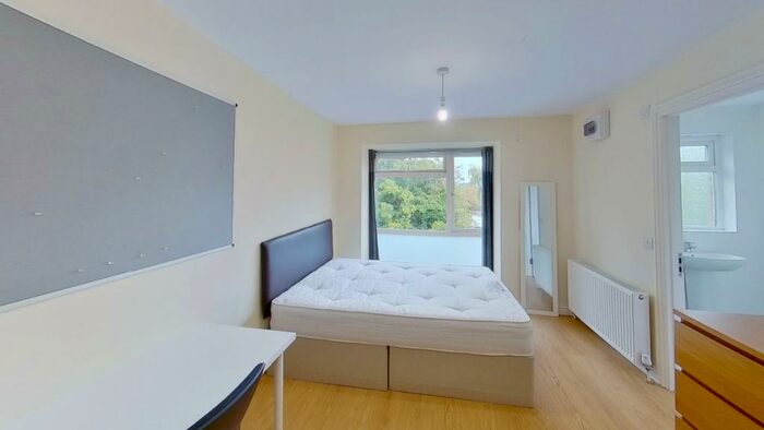 Studio To Rent In Guildford Park Avenue, Guildford, GU2