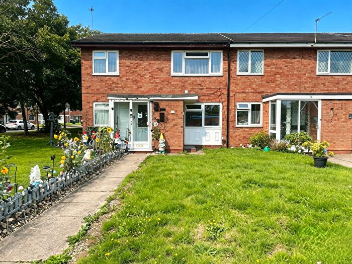 2 Bedroom Maisonette For Sale In Oakthorpe Gardens, Tividale, Oldbury, B69