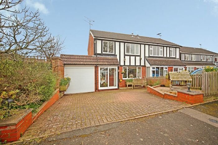 3 Bedroom Semi Detached House For Sale In Redstone Close, Redditch, B98