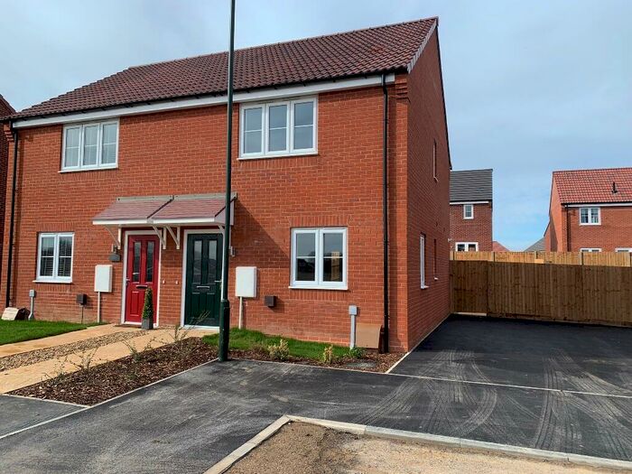 3 Bedroom Semi-Detached House To Rent In Daisy Drive, Laceby, DN37