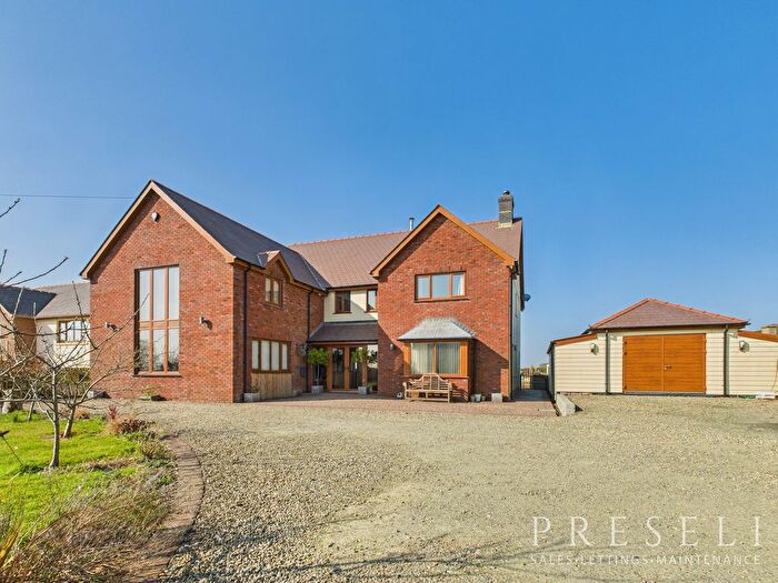 5 Bedroom Detached House For Sale In Cefn Y Gwynt, Beulah, Newcastle Emlyn, Ceredigion, SA38