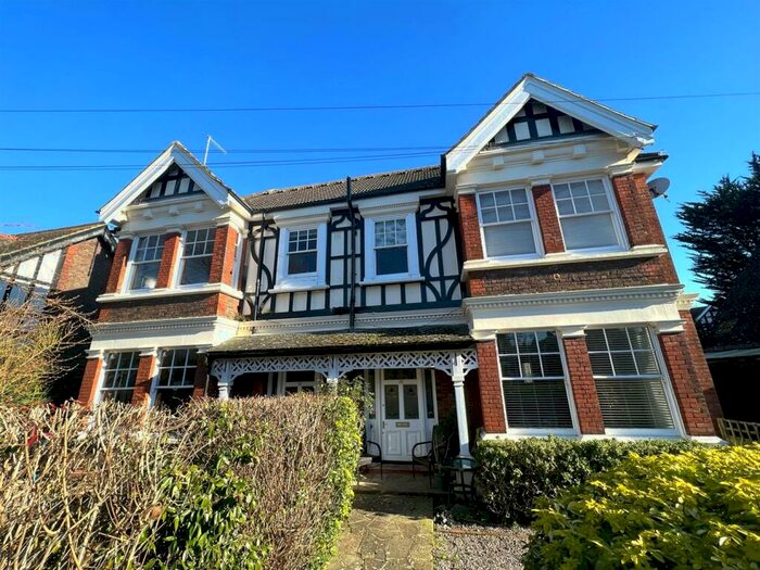 2 Bedroom Flat To Rent In Shakespeare Road, Worthing, BN11