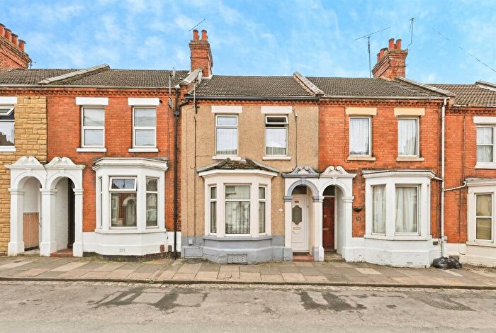 2 Bedroom Terraced House For Sale In Whitworth Road, Northampton, NN1