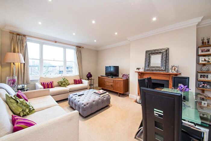 2 Bedroom Flat To Rent In Belsize Square, London, NW3