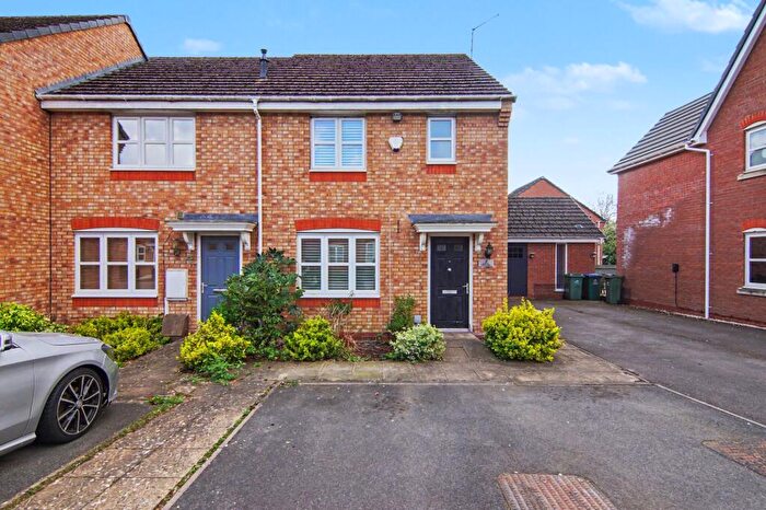 3 Bedroom End Of Terrace House For Sale In Ridefort Close, Coventry, CV4