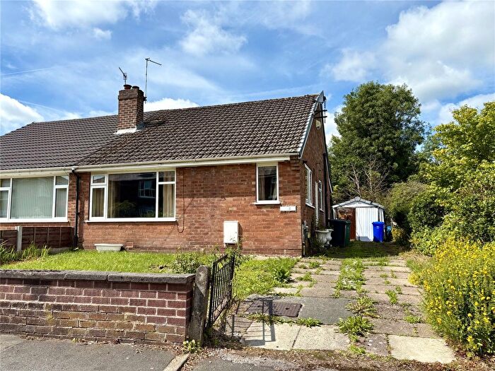 2 Bedroom Bungalow For Sale In Hawthorn Crescent, Tottington, Bury, Greater Manchester, BL8