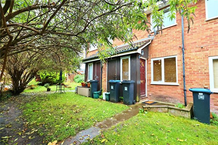 1 Bedroom Terraced House To Rent In Waverley Court, Woking, Surrey, GU22