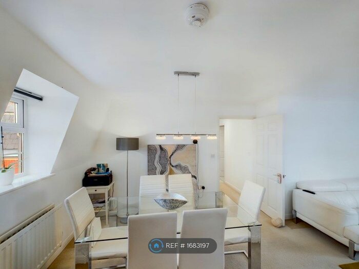 2 Bedroom Flat To Rent In Muirfield, Swindon, SN25