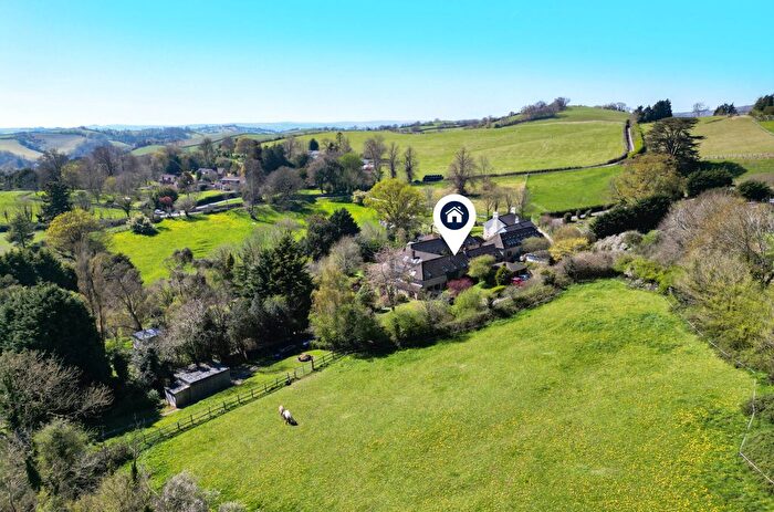4 Bedroom Link Detached House For Sale In Otter Court, Ingsdon, Newton Abbot, TQ12
