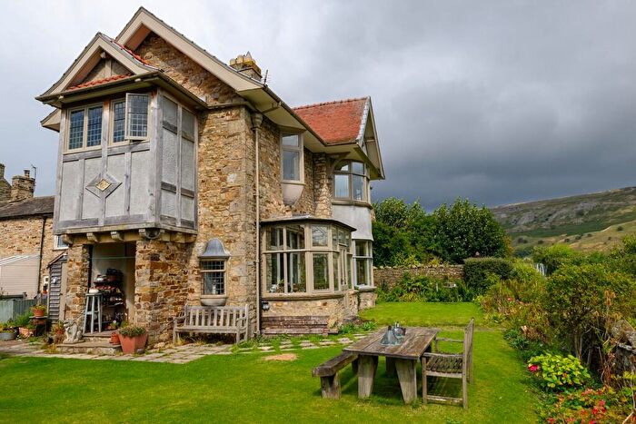 4 Bedroom Semi-Detached House For Sale In Reeth, DL11