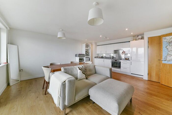 1 Bedroom Flat To Rent In Tyne Street, Aldgate, London, E1