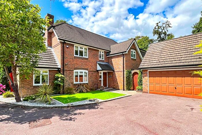 4 Bedroom House To Rent In Dumbleton Close, Southampton, SO19