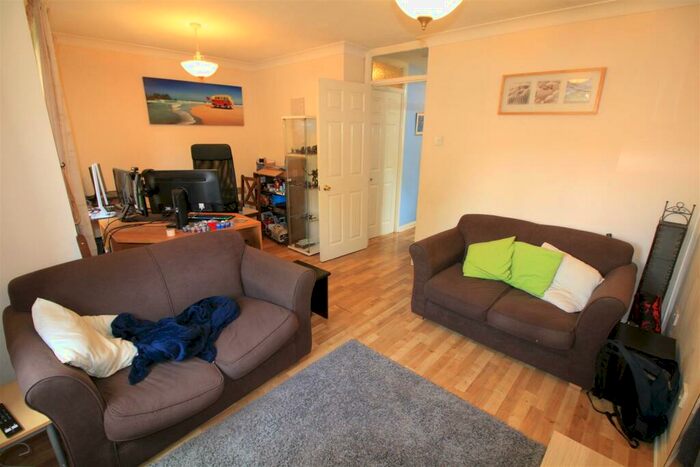 1 Bedroom Apartment To Rent In Dunlin WharfCastle MarinaLentonNottingham, NG7