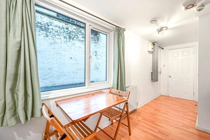 1 Bedroom Flat To Rent In Gloucester Place, Marylebone, London, NW1