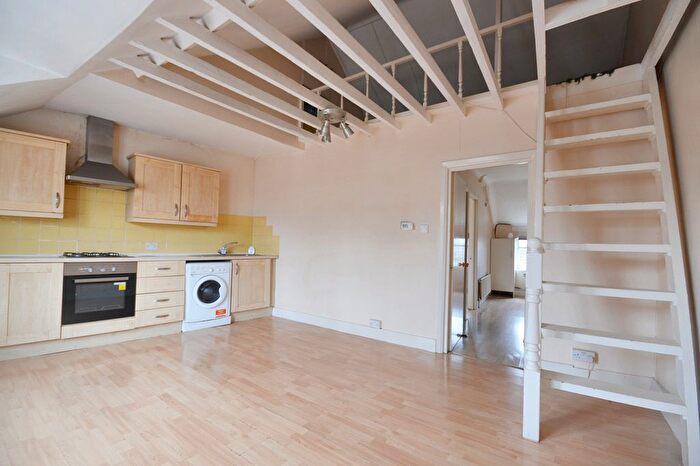 1 Bedroom Flat For Sale In Endsleigh Road, London, W13