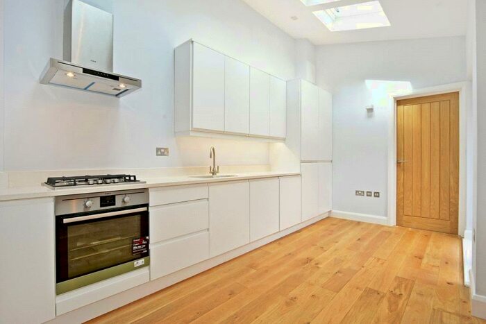 2 Bedroom Apartment To Rent In East Dulwich Road, East Dulwich, London, SE22
