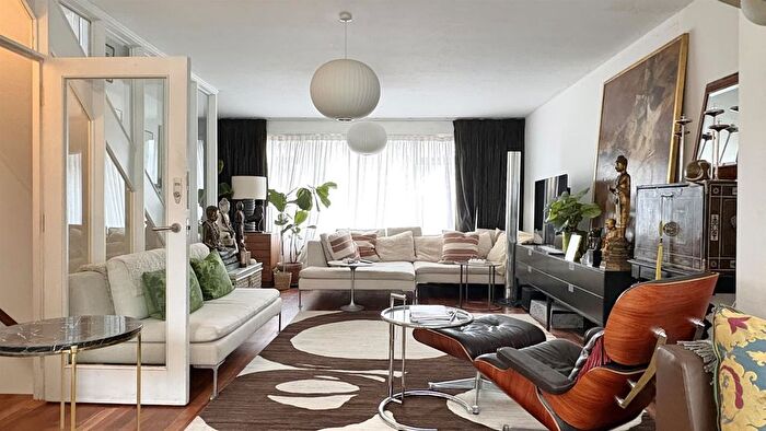 3 Bedroom Property For Sale In Ringwood Gardens, London, SW15