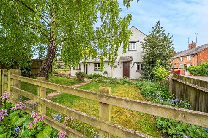 2 Bedroom Cottage For Sale In Wappenham Road, Abthorpe, NN12
