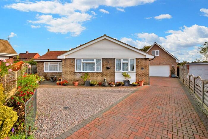 3 Bedroom Detached Bungalow For Sale In Edinburgh Way, Dersingham, PE31