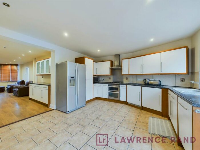 4 Bedroom Semi-Detached House To Rent In Pavilion Way, Ruislip, HA4