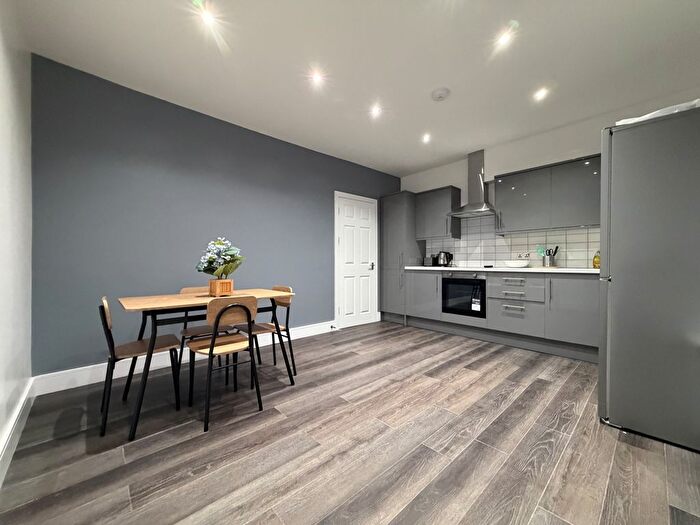 3 Bedroom Terraced House To Rent In Bredon Road, Croydon, CR0