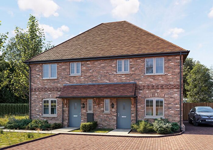 3 Bedroom Semi Detached House For Sale In Hermitage Lane, Maidstone, ME16