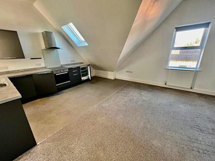 2 Bedroom Flat To Rent In Station Road, Desborough, NN14