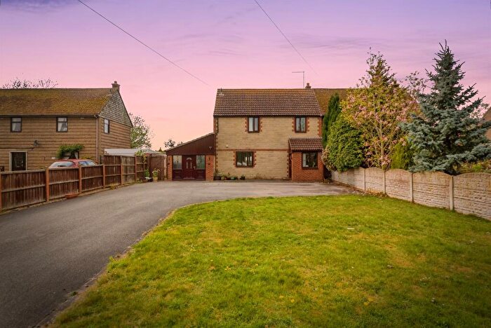 3 Bedroom Semi-Detached House For Sale In West Street, Brant Broughton, Lincoln, LN5