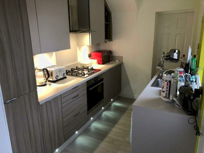 2 Bedroom Apartment To Rent In Doncaster Road, NE2