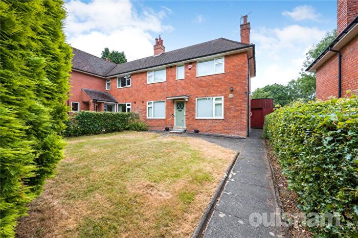 3 Bedroom Semi-Detached House For Sale In Hole Lane, Bournville Village Trust, Northfield, Birmingham, B31