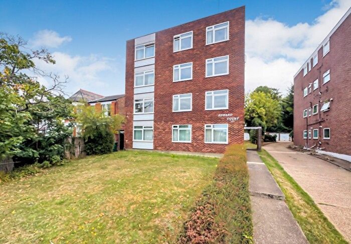 2 Bedroom Flat For Sale In Nether Street, Finchley, N3