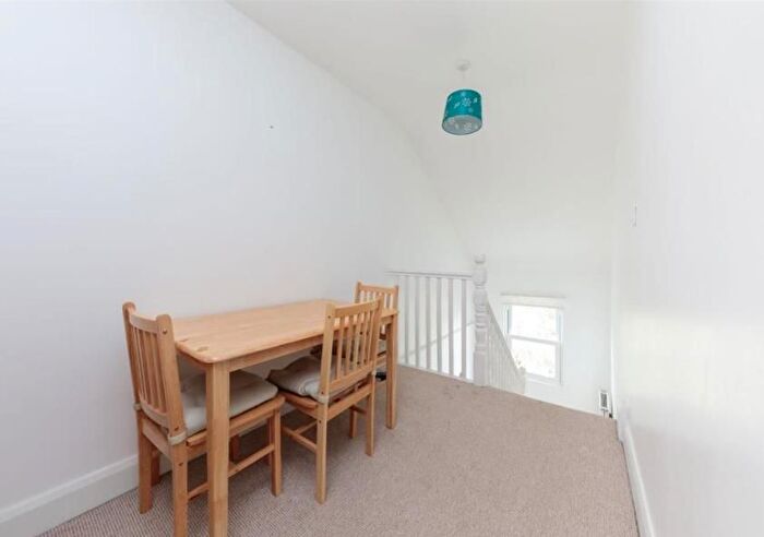 2 Bedroom Flat To Rent In Brondesbury Villas, London, NW6