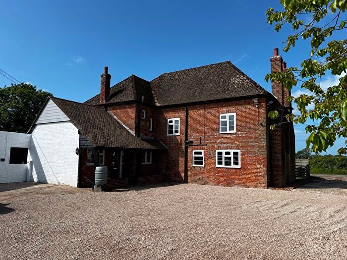 5 Bedroom Detached House To Rent In Bridge Farmhouse, Warehorne, TN26