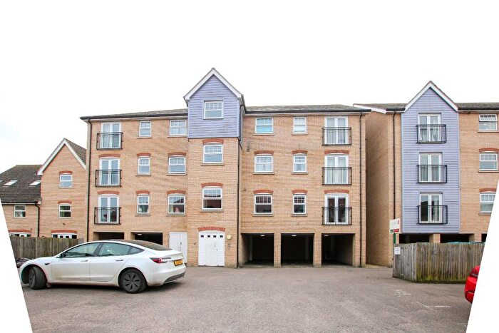 2 Bedroom Flat To Rent In Dobede Way, CB7