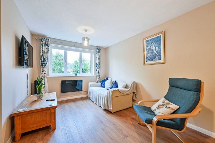 1 Bedroom Flat To Rent In Armoury Road, Deptford, London, SE8