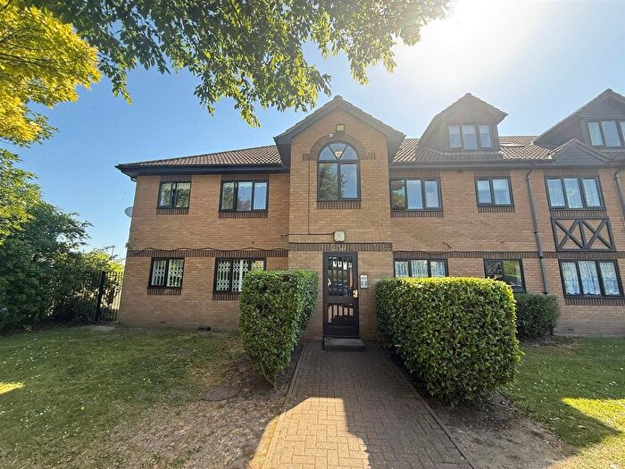 1 Bedroom Flat To Rent In Bradley Road, Enfield, EN3