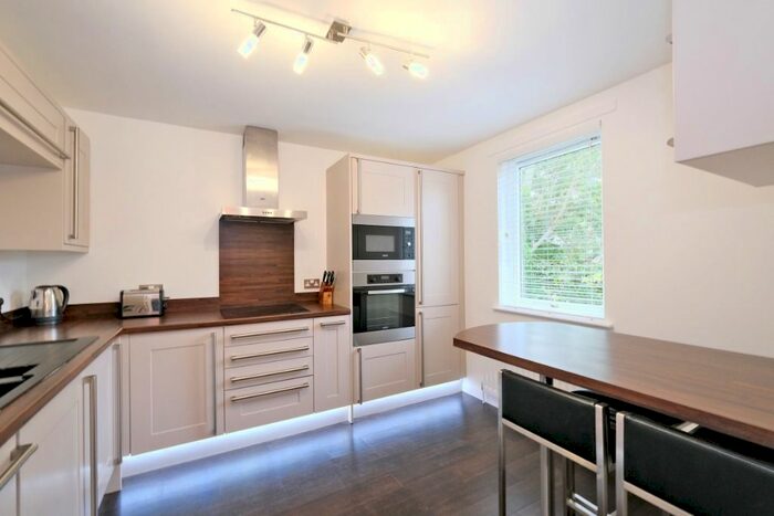 2 Bedroom Flat To Rent In Bloomfield Court, City Centre, Aberdeen, AB10