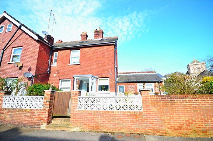 2 Bedroom Maisonette For Sale In East Grinstead, West Sussex, RH19