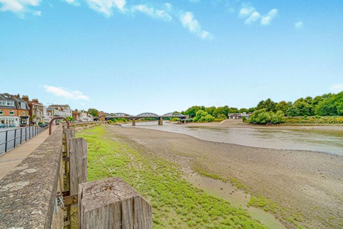 3 Bedroom Maisonette For Sale In Lonsdale Road, Barnes, SW13