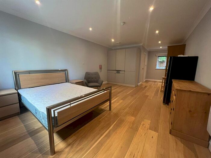 Studio To Rent In Marlow Bottom, Marlow, SL7